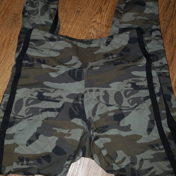 Express Camo print leggings - Picture 3 of 3